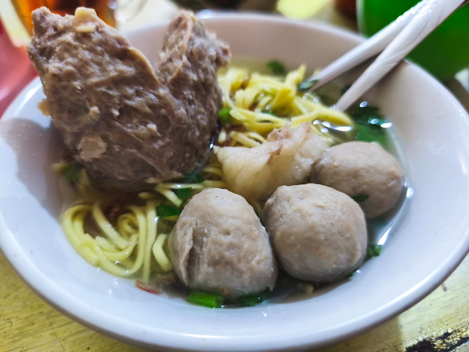 Bakso & Mie Ayam Pak Joko: Rasa yang Menggigit Jiwa di Pasar Gede